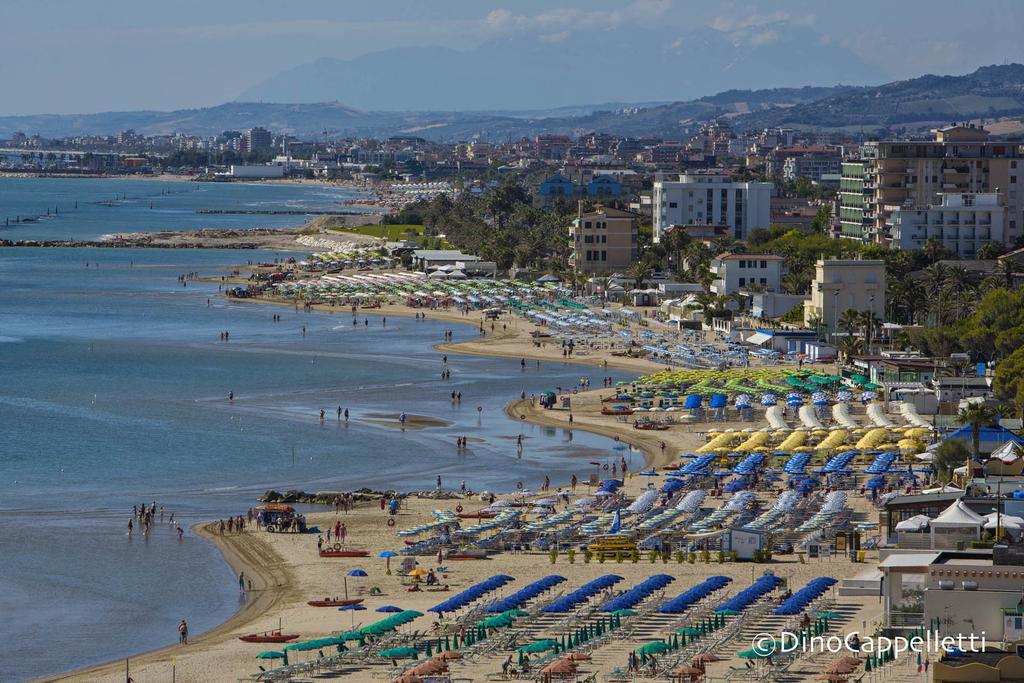 Hotel Ambassador Grottammare Exterior foto