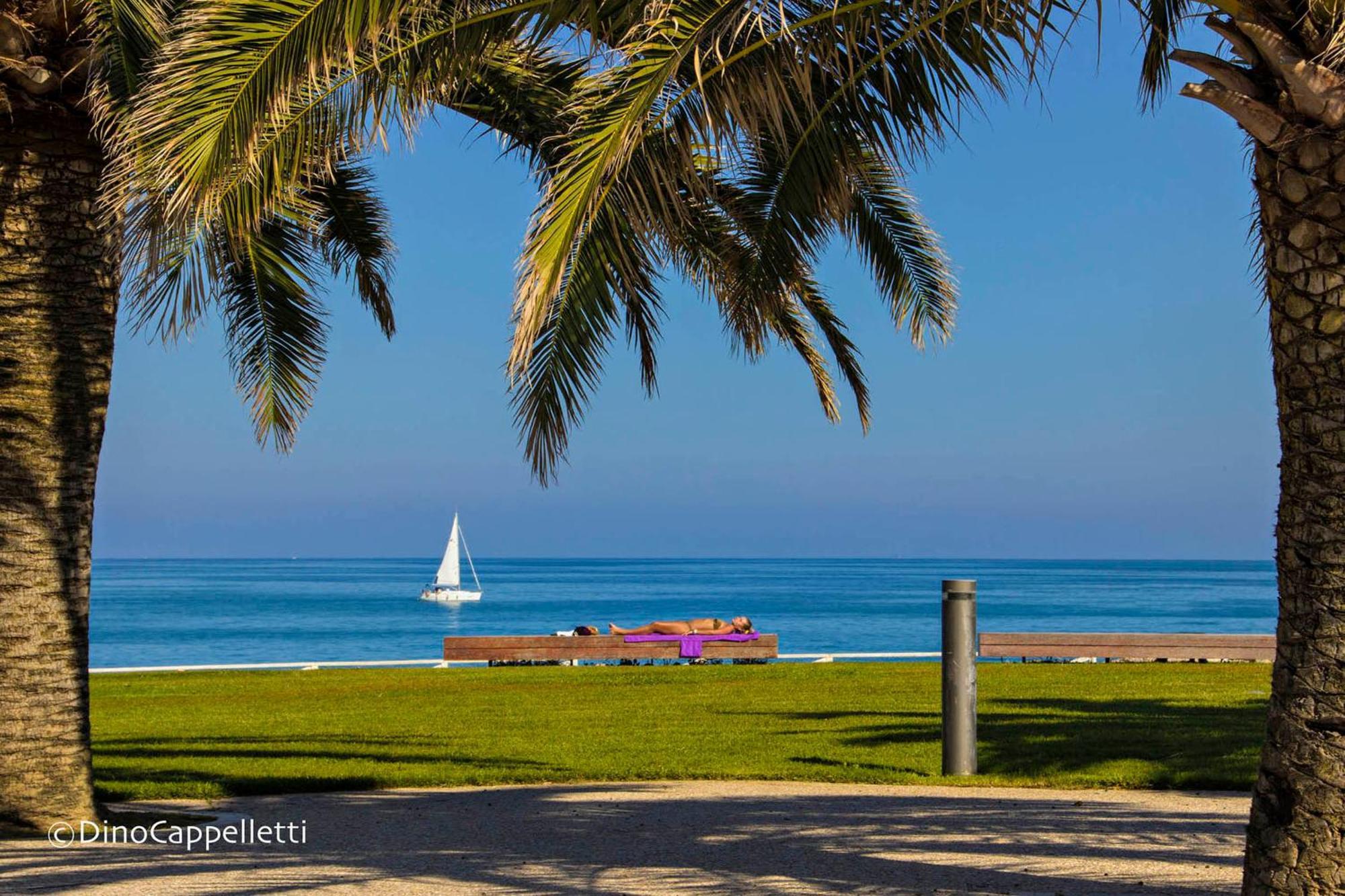 Hotel Ambassador Grottammare Exterior foto