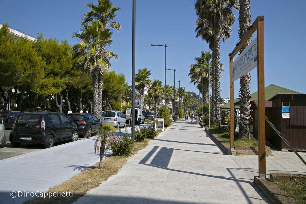 Hotel Ambassador Grottammare Exterior foto